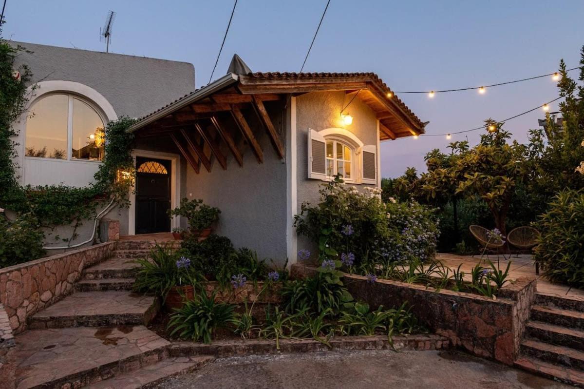 Serene Seaside Bliss - Lush & Secluded Garden Oasis Kalamata Exterior photo